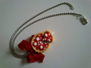 Collier gâteau café en fimo, pendentif gâteau, bijoux gourmands - Un grand  marché