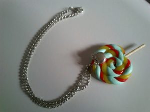 Collier sucette en fimo, boucle d'oreille bonbon, bijoux gourmands - Un  grand marché